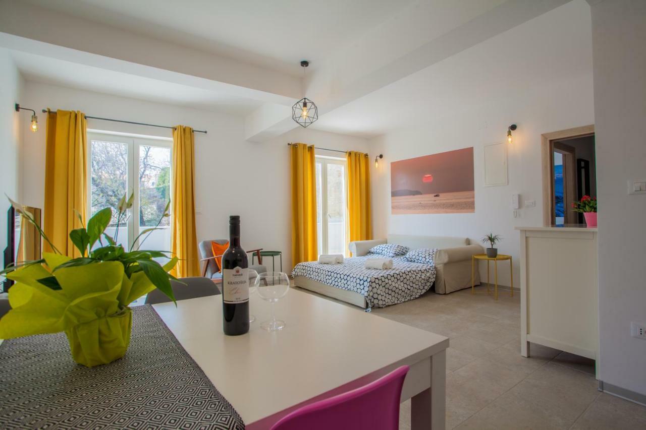 Apartment Garden Breeze เซรส ภายนอก รูปภาพ