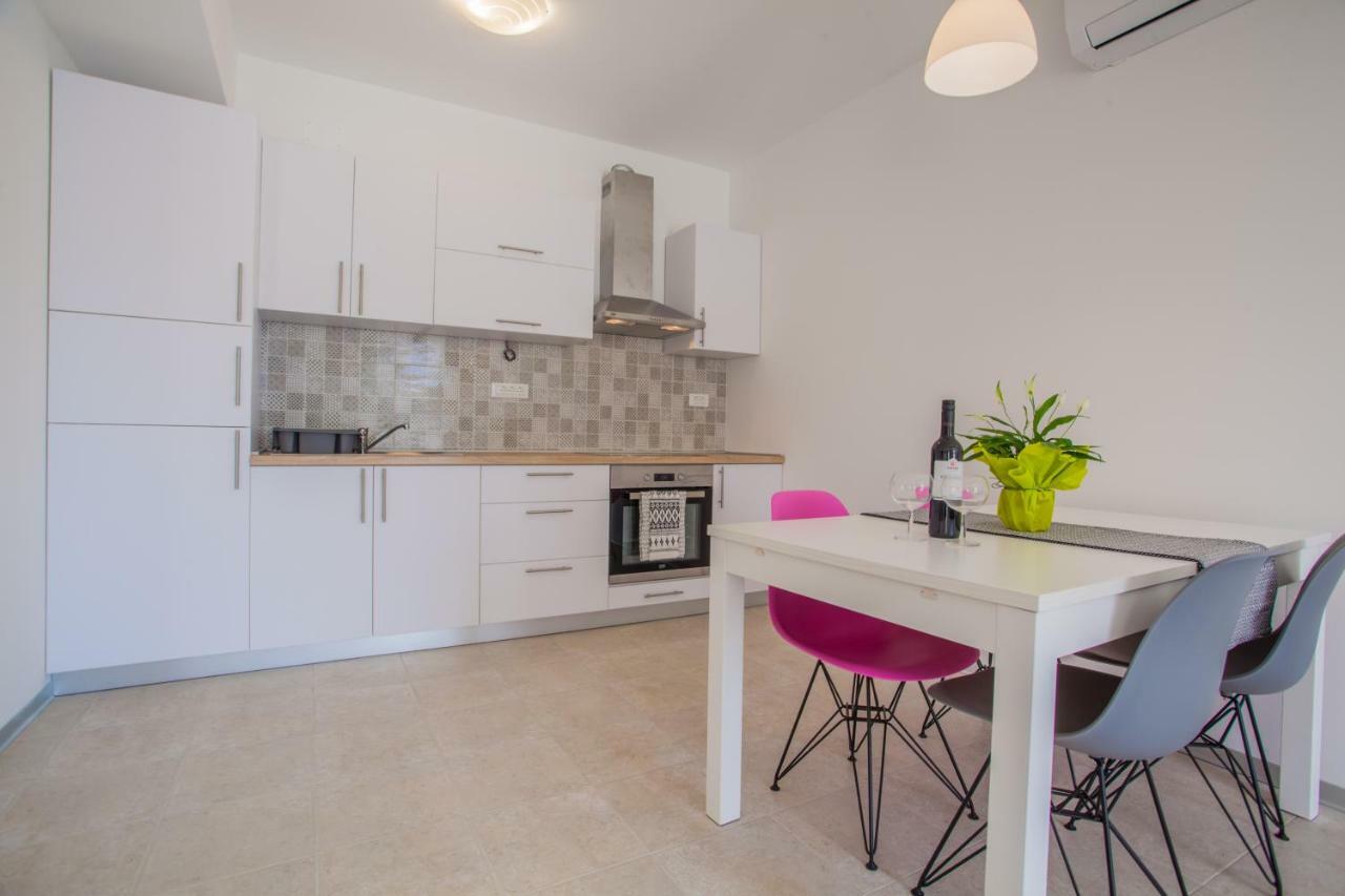 Apartment Garden Breeze เซรส ภายนอก รูปภาพ
